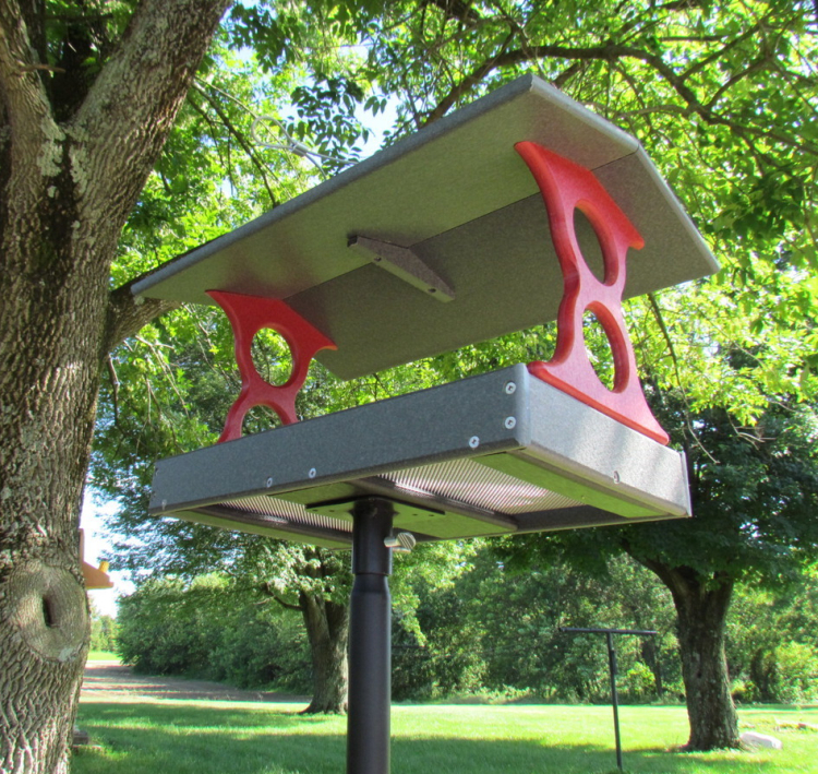 Recycled Poly Fly-Through Feeder Large Red/Gray